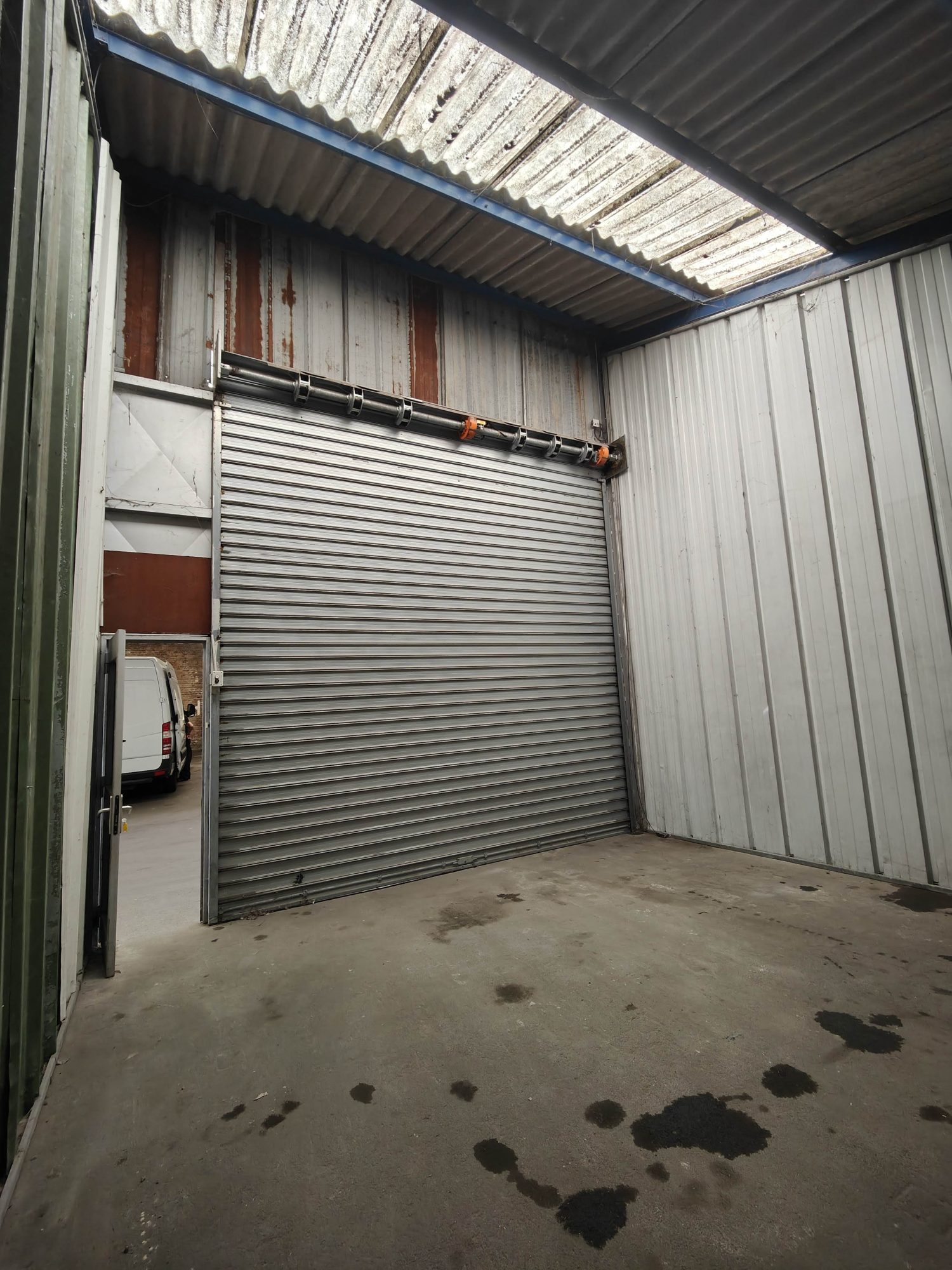 À LOUER – BOX DE STOCKAGE 25 m² – TOURCOING