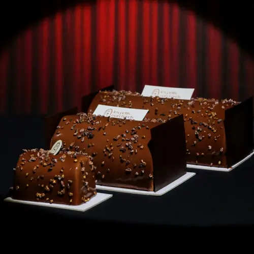 Bûche au chocolat et Gianduja en format buchette, 4 personnes ou 6 personnes 