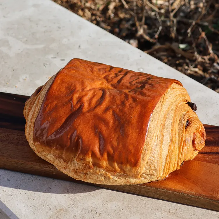 Zoom sur notre pain au chocolat XL