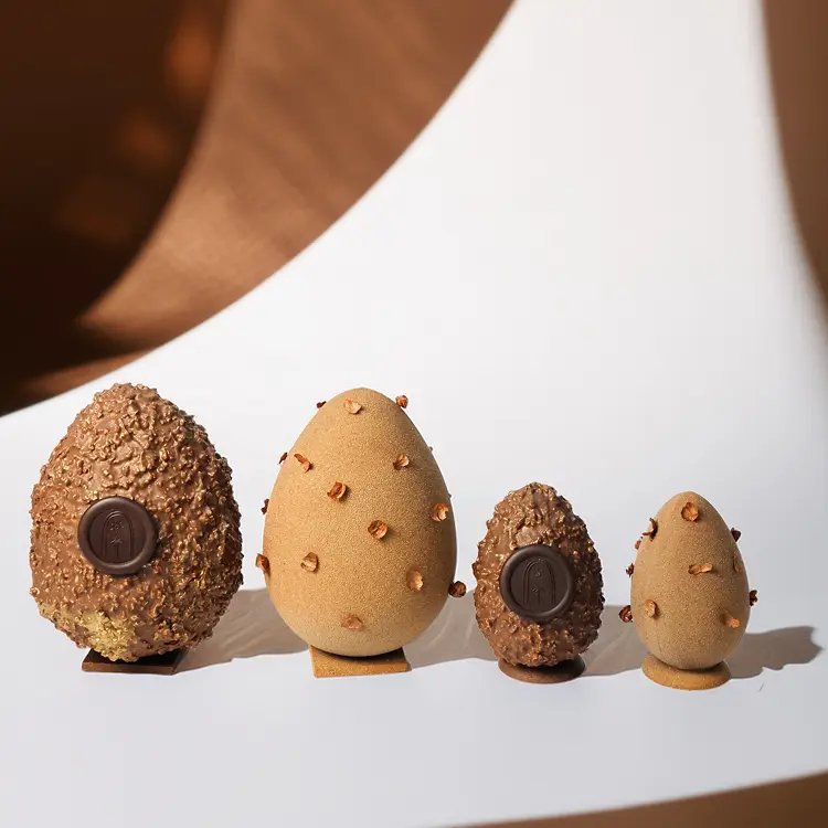 Rangée d'oeuf en chocolat praliné et rocher 