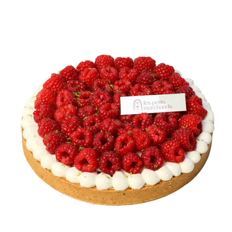 Notre tarte framboises à partager sur fond blanc