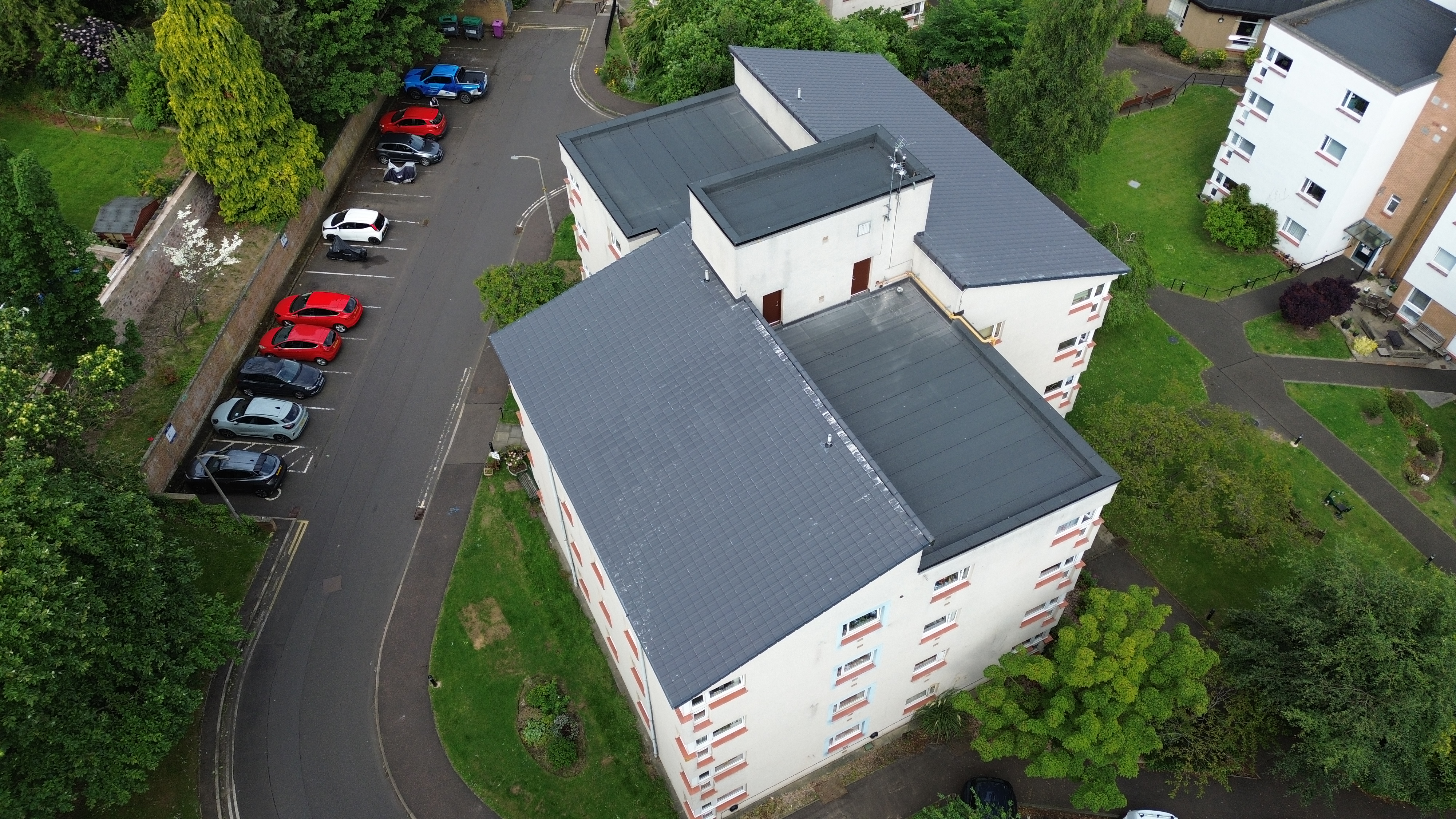 Completed flat and pitched roof renewal at a Viewpoint Housing Association flatted development in Bruntsfield, Edinburgh