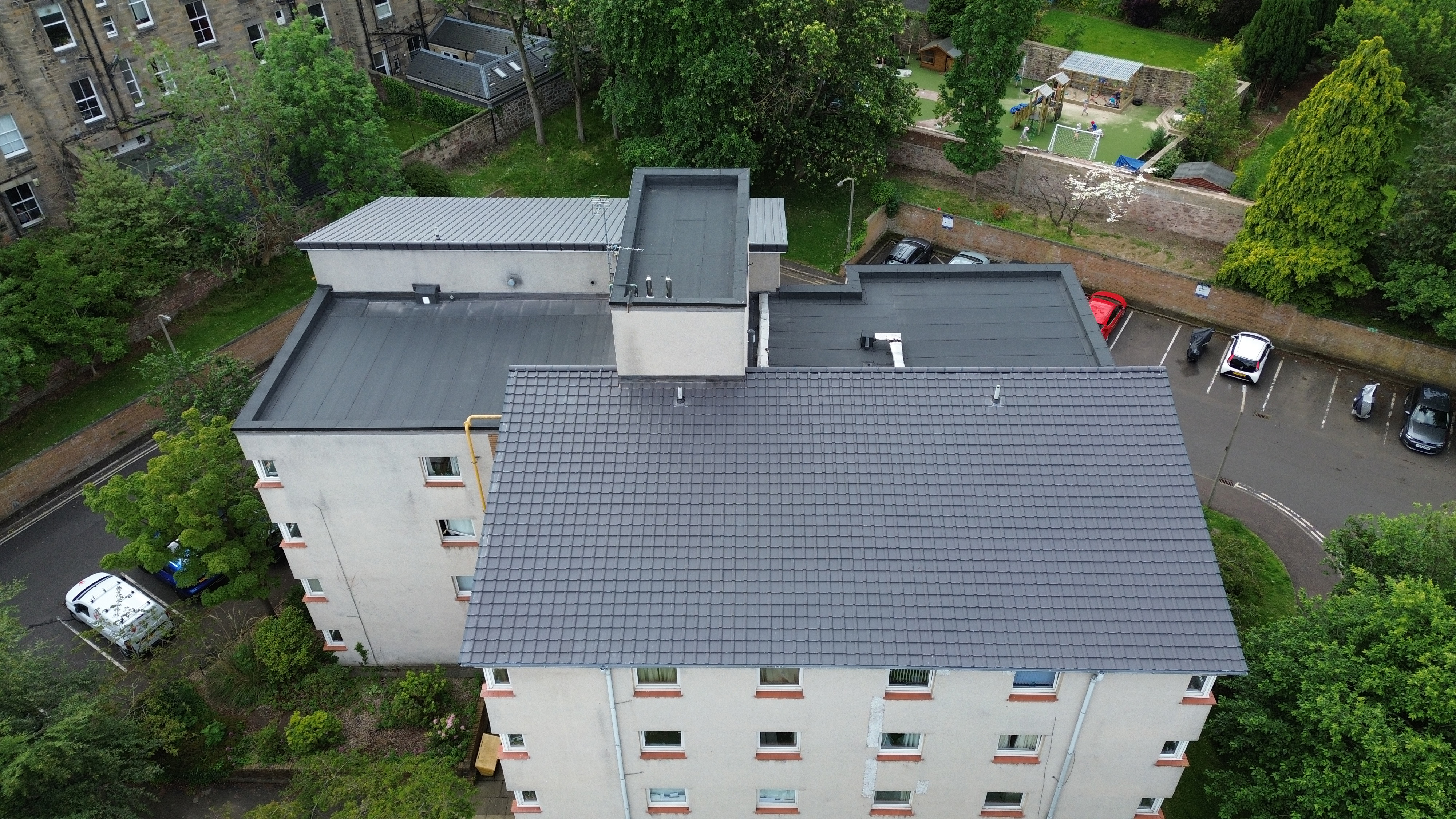 Completed flat and pitched roof renewal at a Viewpoint Housing Association flatted development in Bruntsfield, Edinburgh