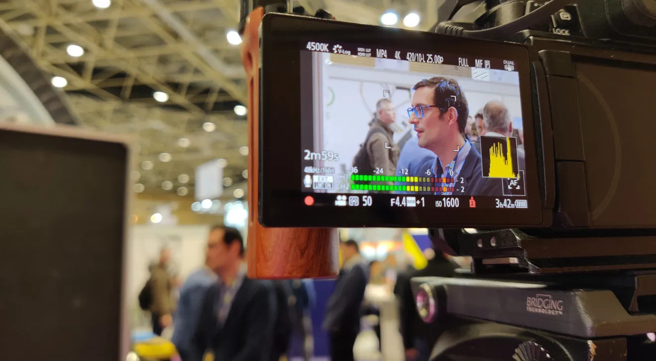 Podcast business : les meilleurs formats + comment choisir (2026) - image terrain JumpStart Studio