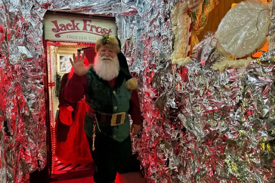 Christmas Parlor Pop-Up at Flanker Kitchen and Sporting Club