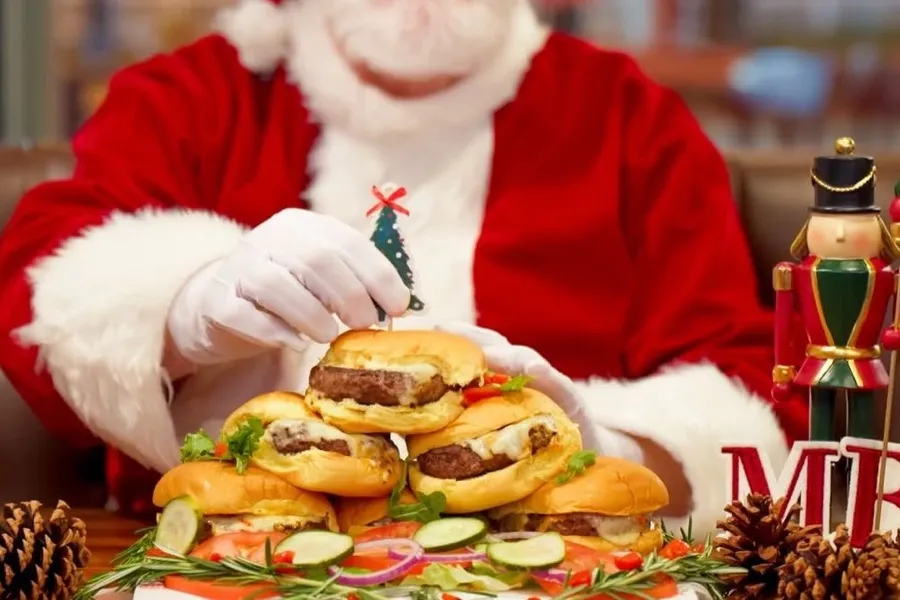 Moo & Brew Christmas Burgers - Charlotte, NC