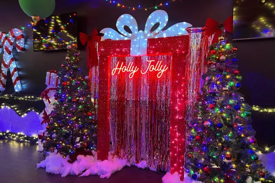 Holly Jolly Bars - Top U.S. Pop-Ups