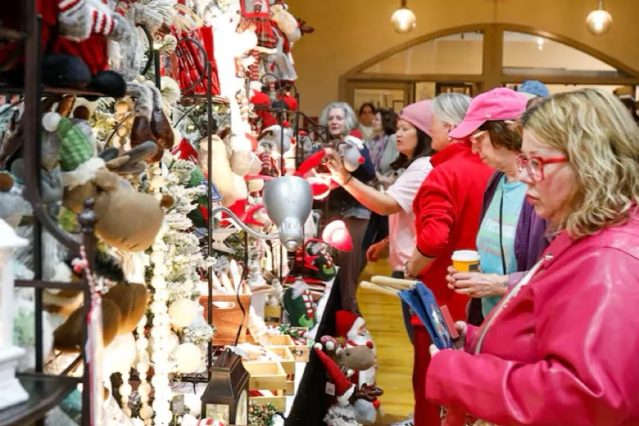 The Holiday Market - Tampa, FL