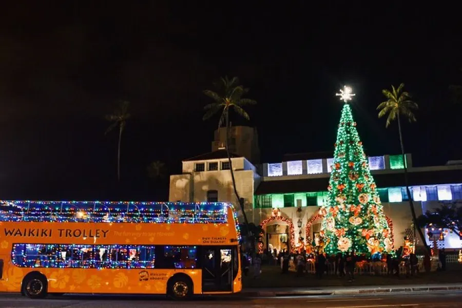 Waikiki Trolley Holiday Lights Tour -Honolulu, HI