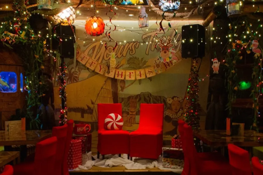 Yules Truly at Yours Truly - Honolulu, HI