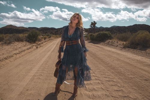 Morgan Myles Desert Road Photo