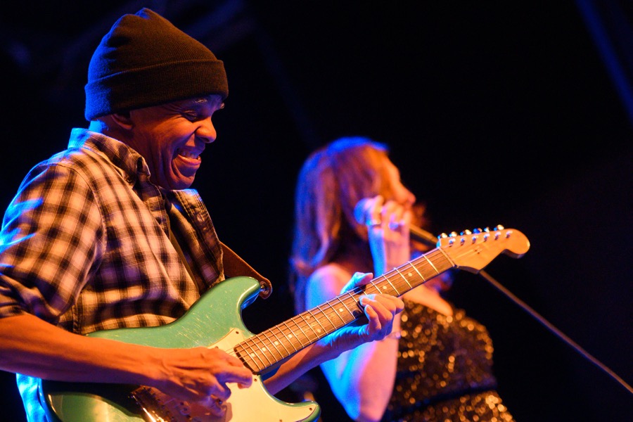 Allen James - Christmas On The Block