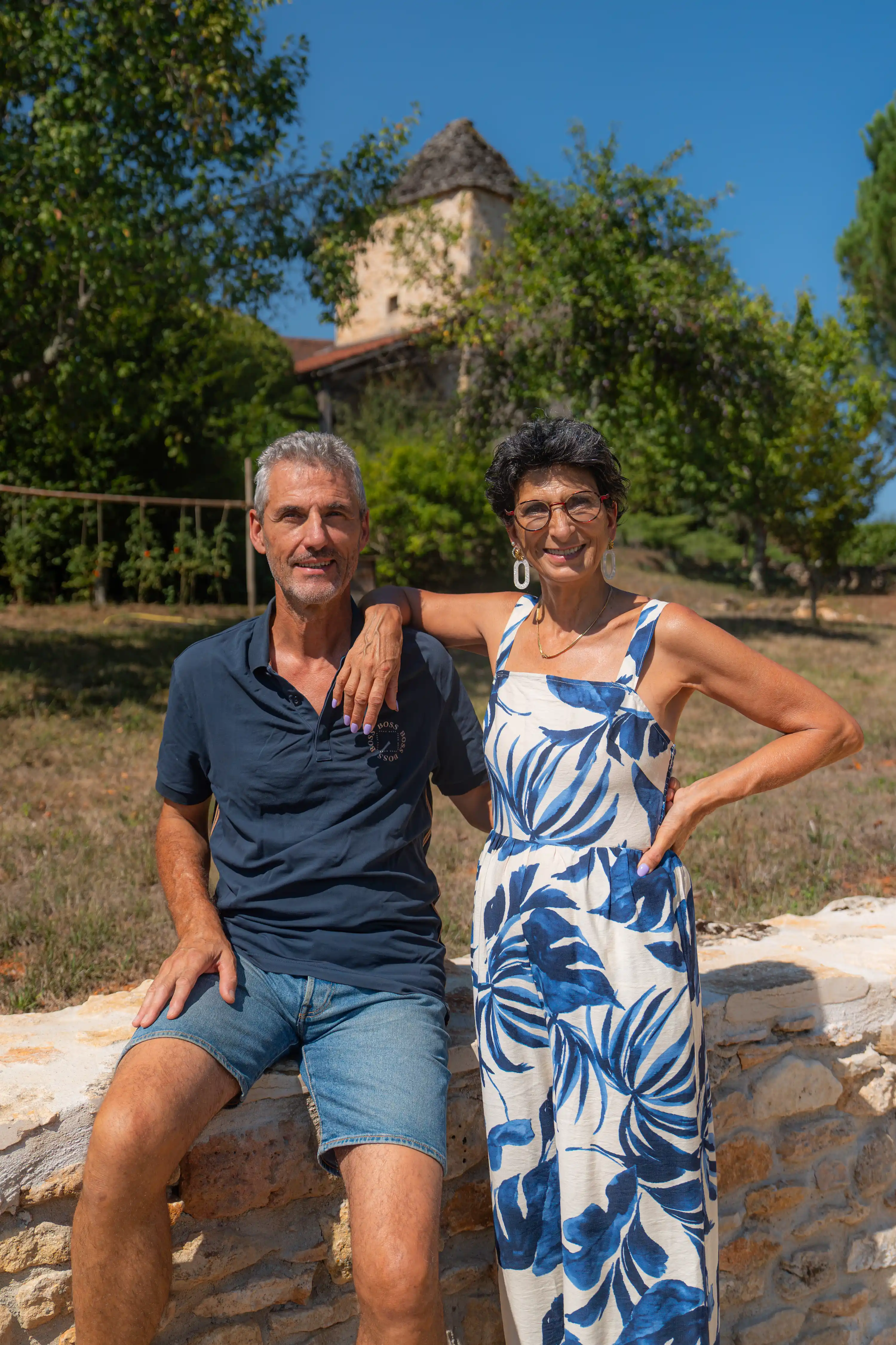Martial et Sophie Galtié, propriétaires du Domaine du Pigeonnier et ses 2 gîtes.