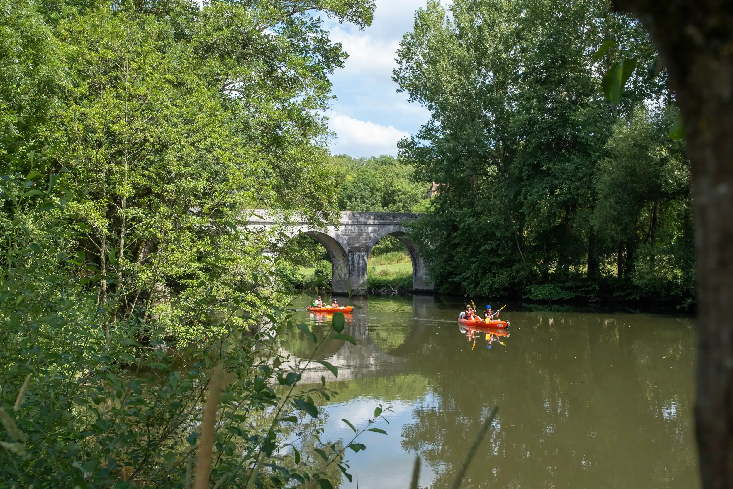 Photos de canoës et kayaks sur le Lot. Crédits : L Berton