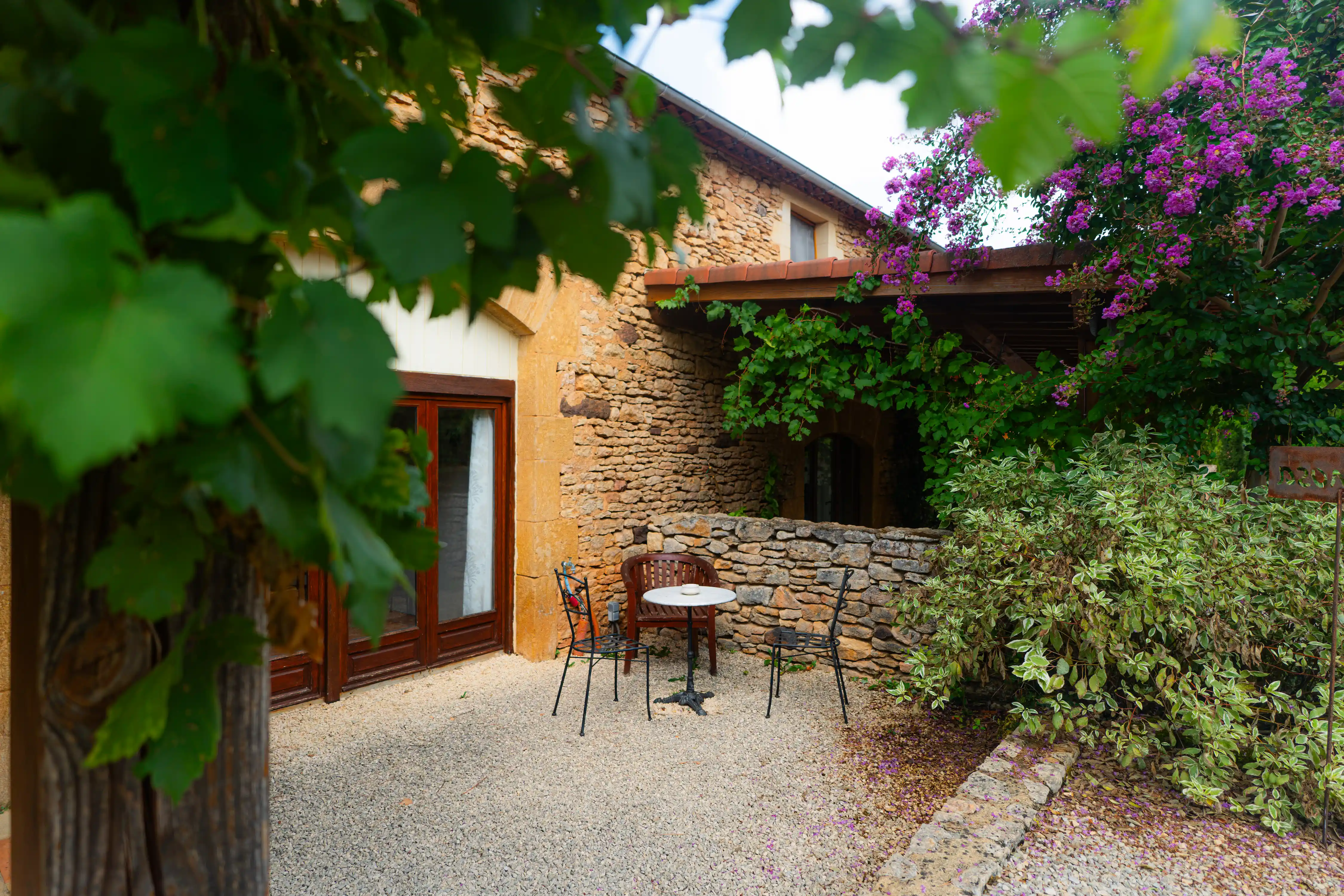 Photo terrasse gîte Mimosa de 8 personnes