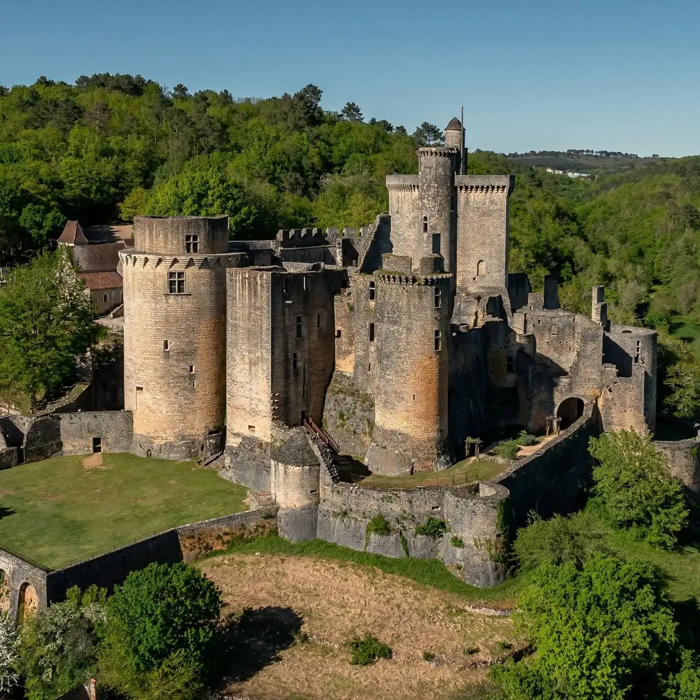 Photo du château de Bonaguil dans le Lot.
Crédit : Château de Bonaguil