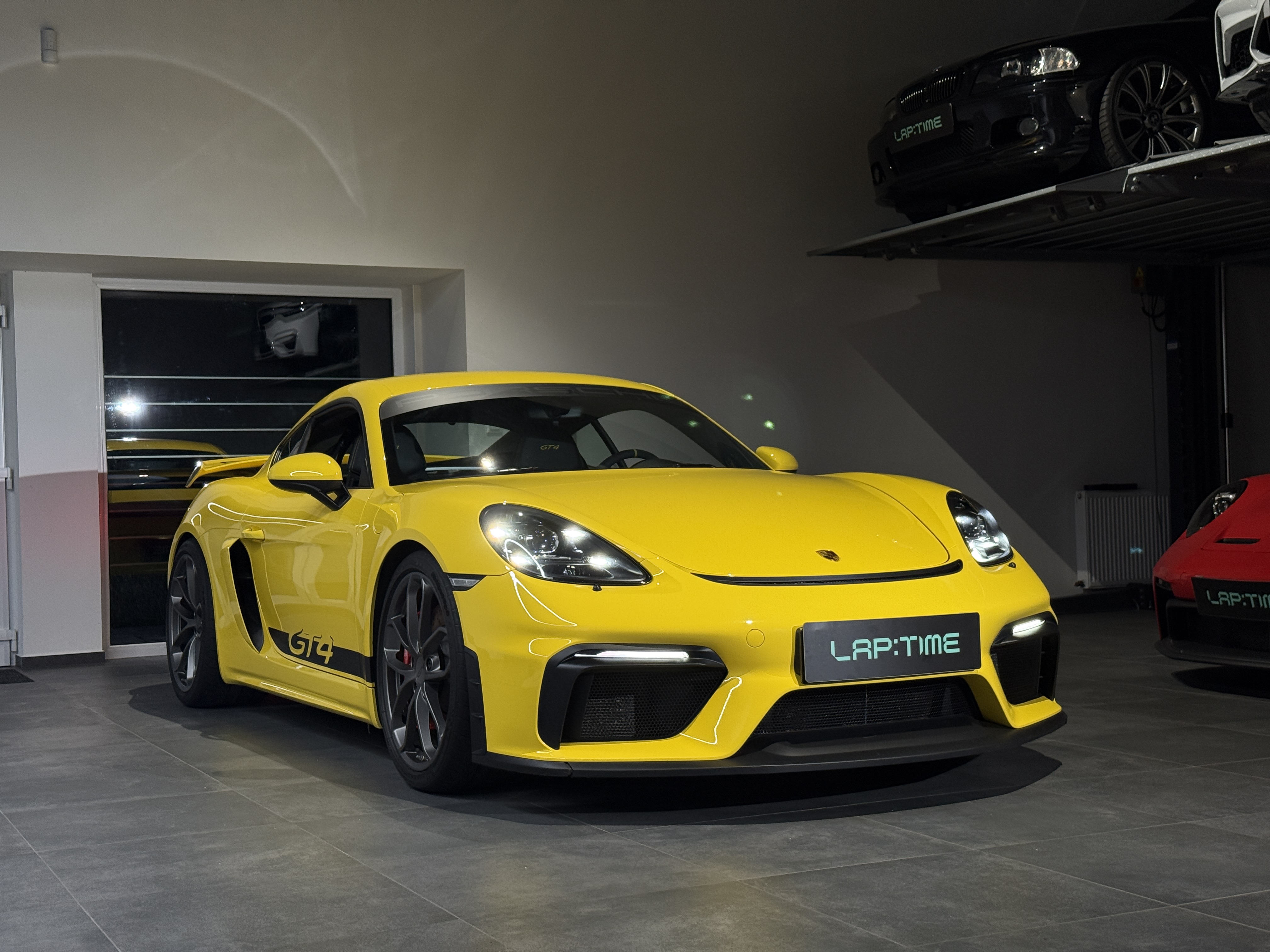 Porsche GT4