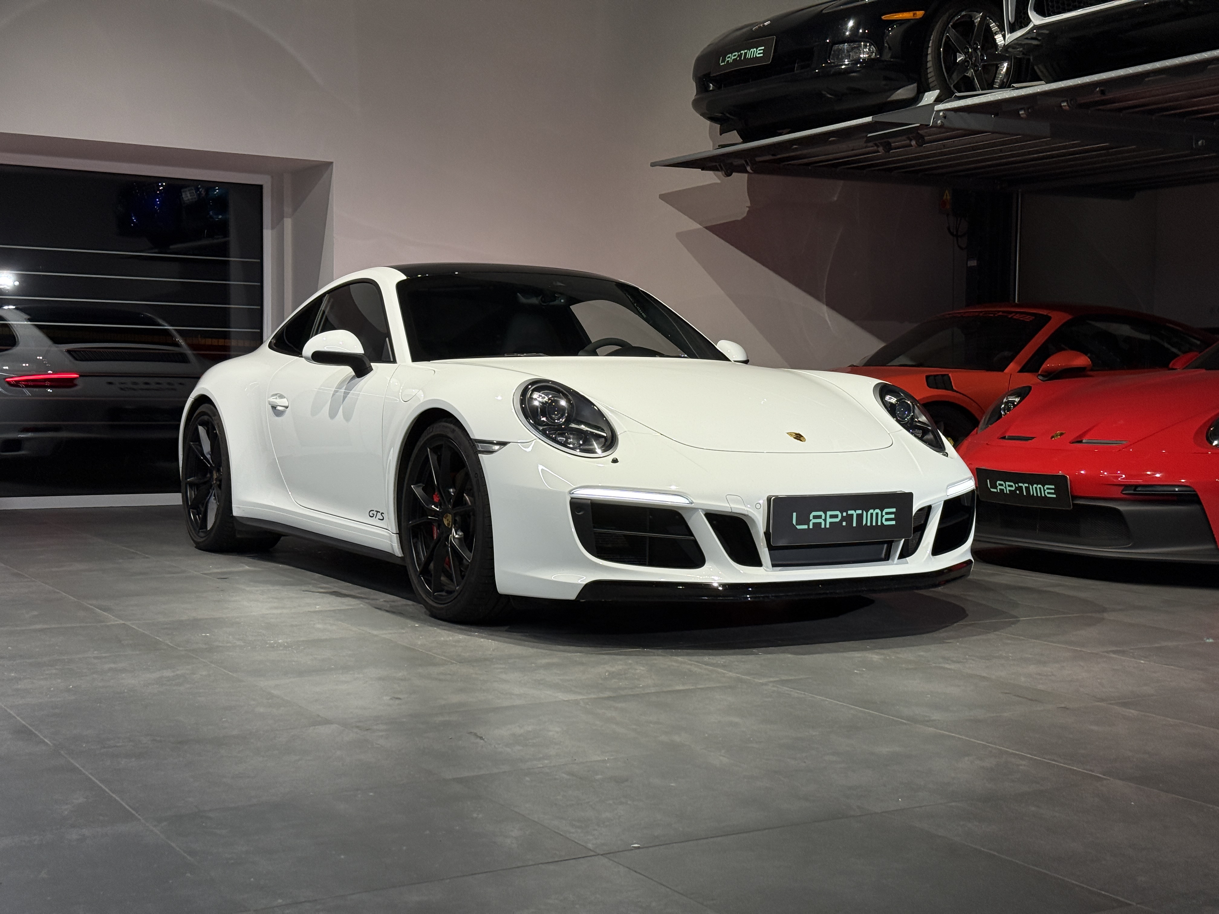 Porsche  Carrera GTS