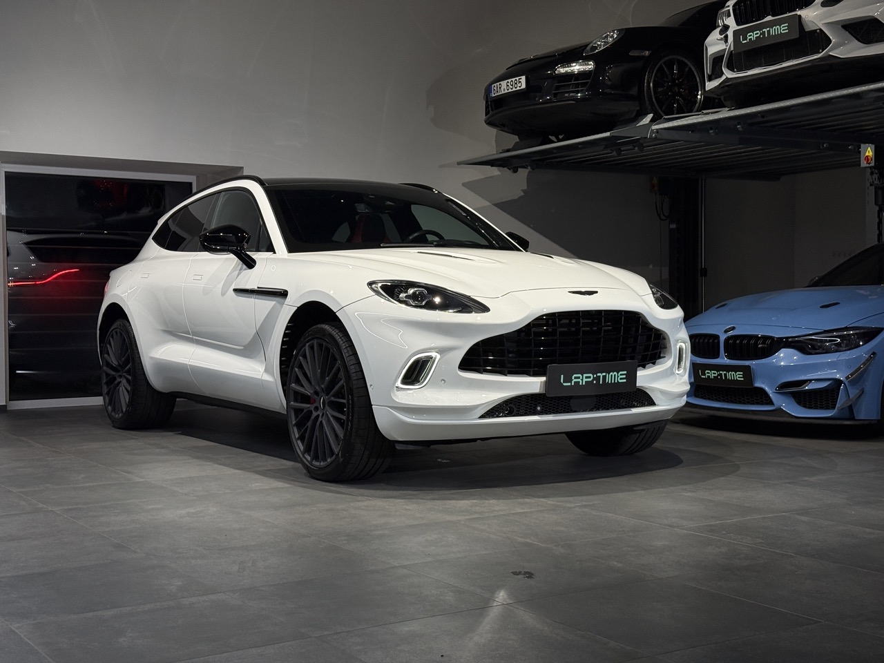 Aston Martin DBX