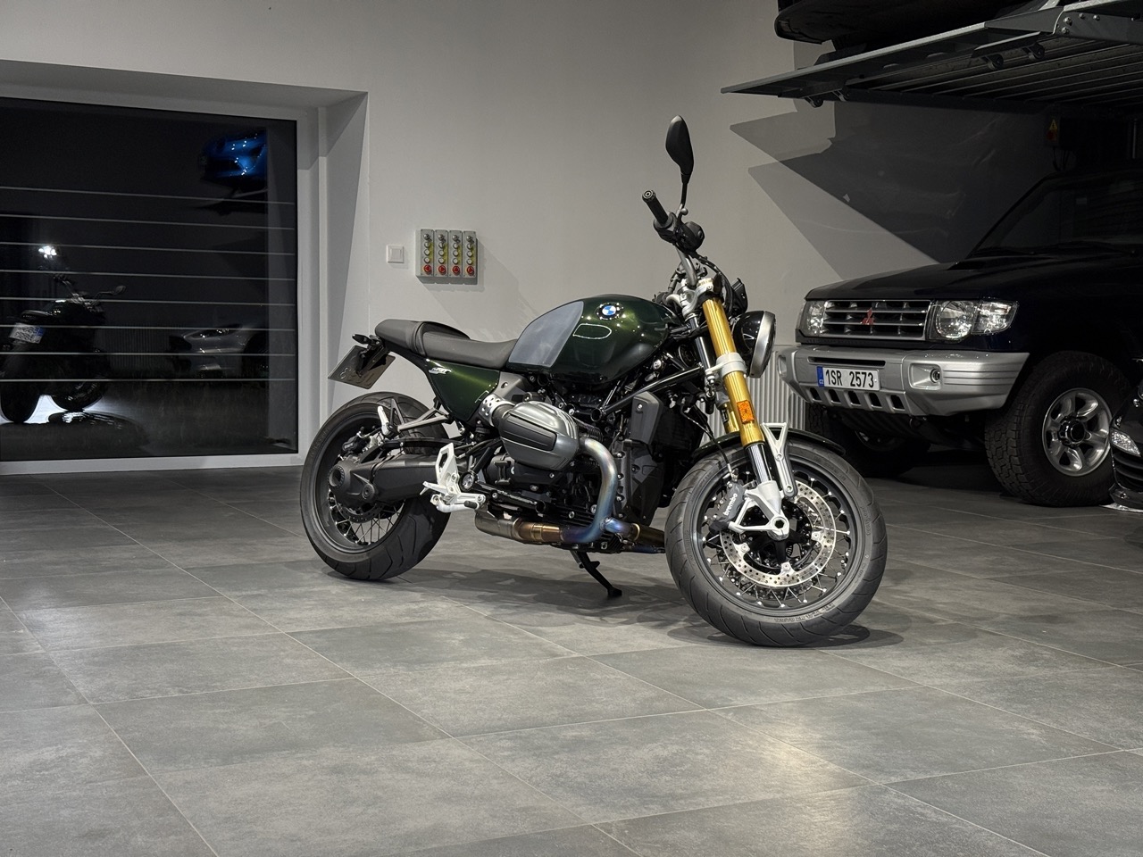 BMW Motorrad R12 Nine T
