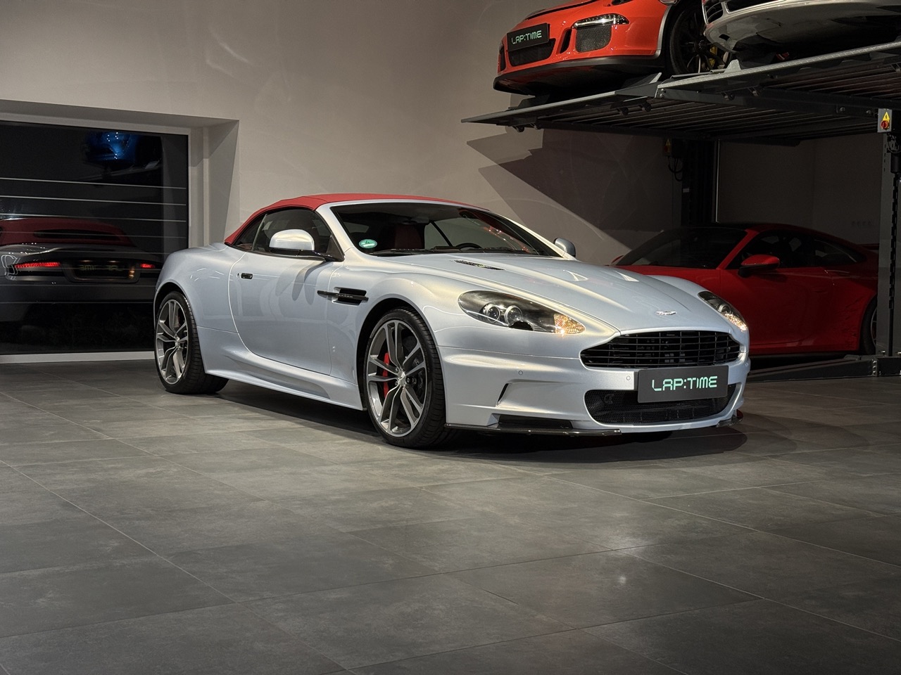 Aston Martin DBS Volante