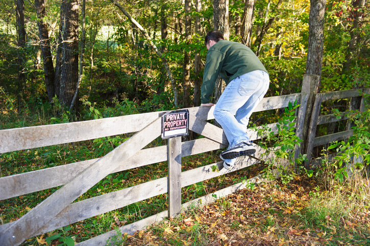 Trespassing: Charges, Penalties & Bail Options