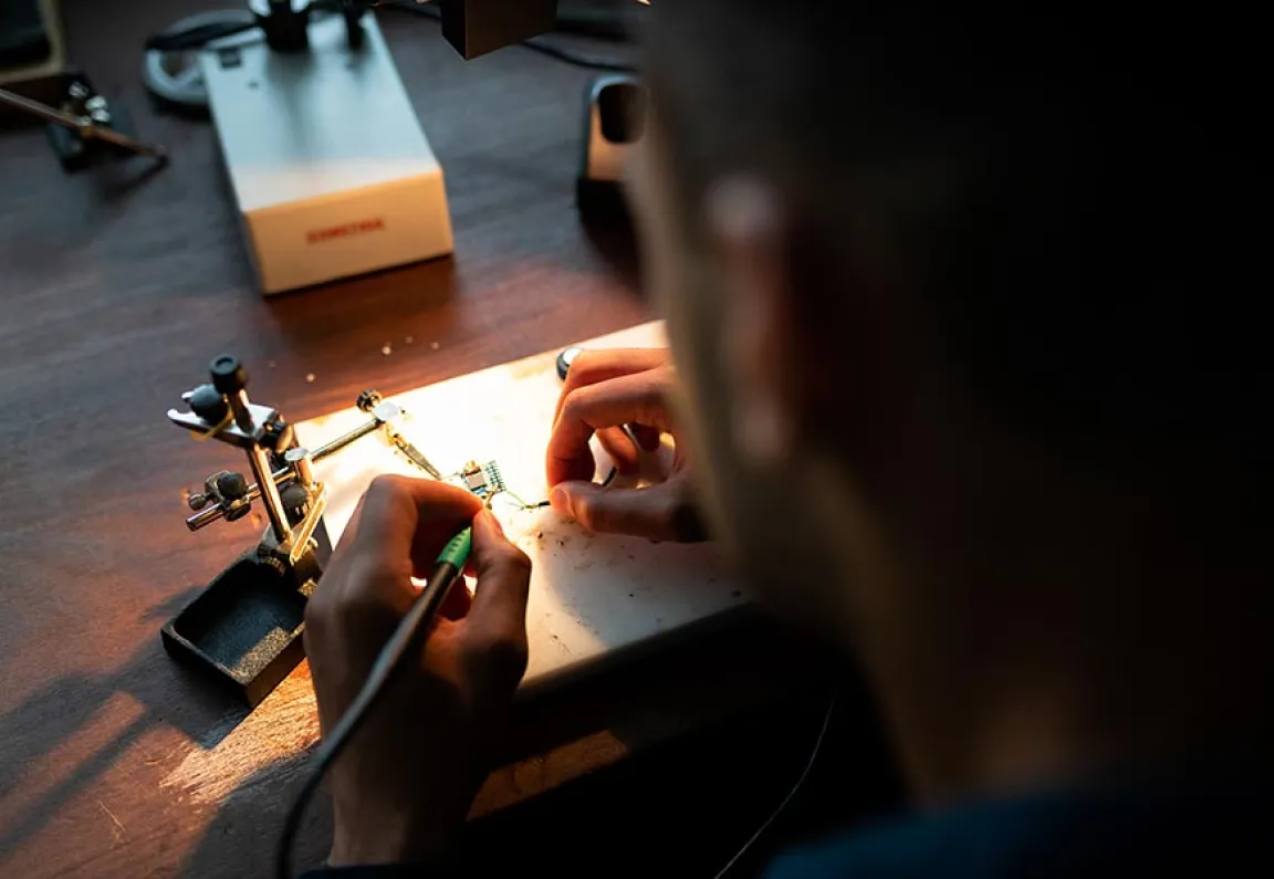 Electronic Test Equipment Image