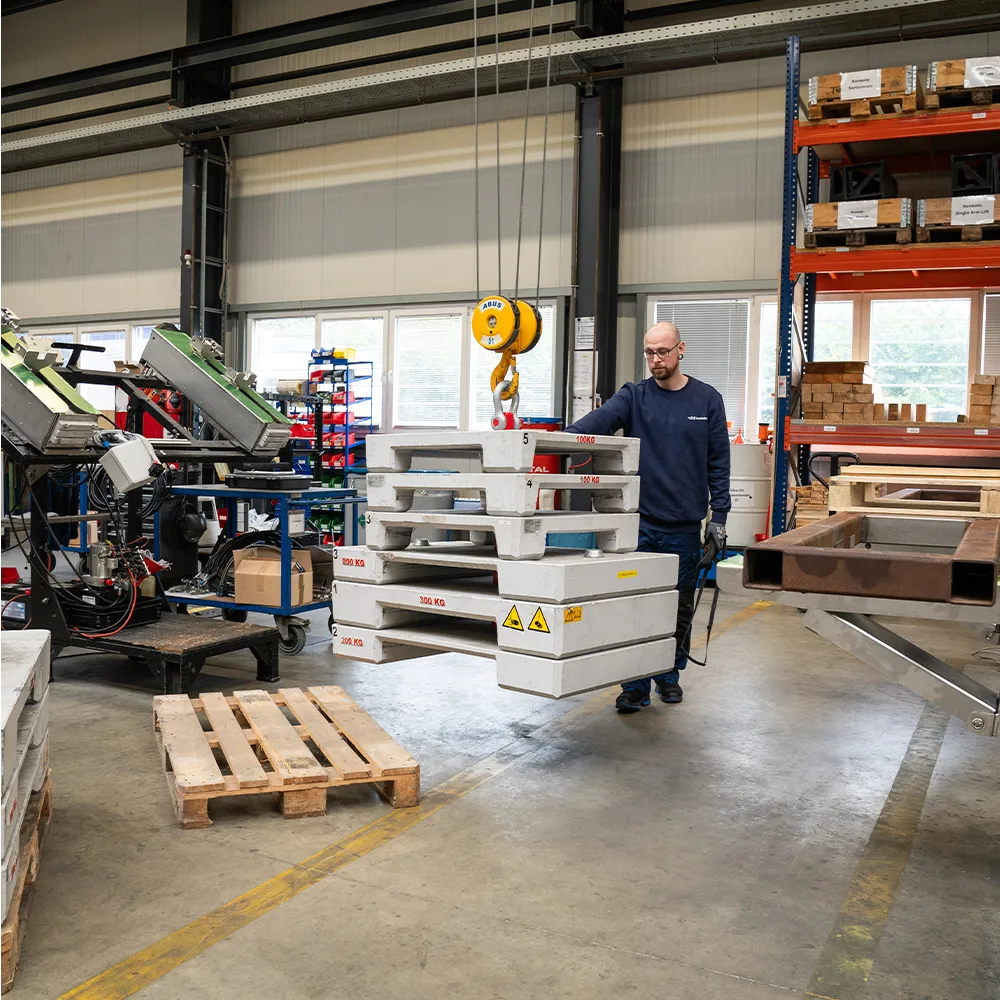 H+B technics production facility — precision welding of stainless steel hydraulic components