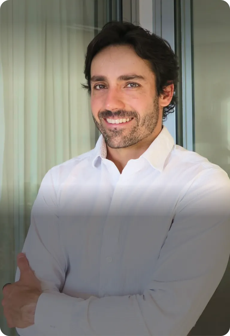 Gustavo Cosenza, médico endocrinologista pós-graduado em medicina esportiva e nutrologia