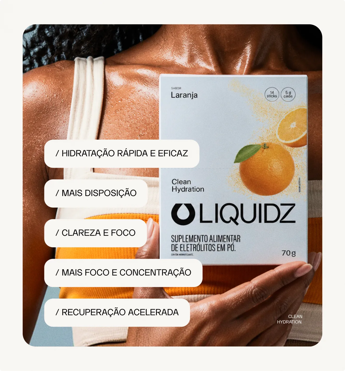Atleta se hidratando com LIQUIDZ: eletrólitos em sachê para hidratação rápida e eficaz, mais disposição, clareza e foco, recuperação acelerada