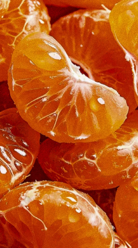 Gomos de tangerina com o contorno do sachê LIQUIDZ