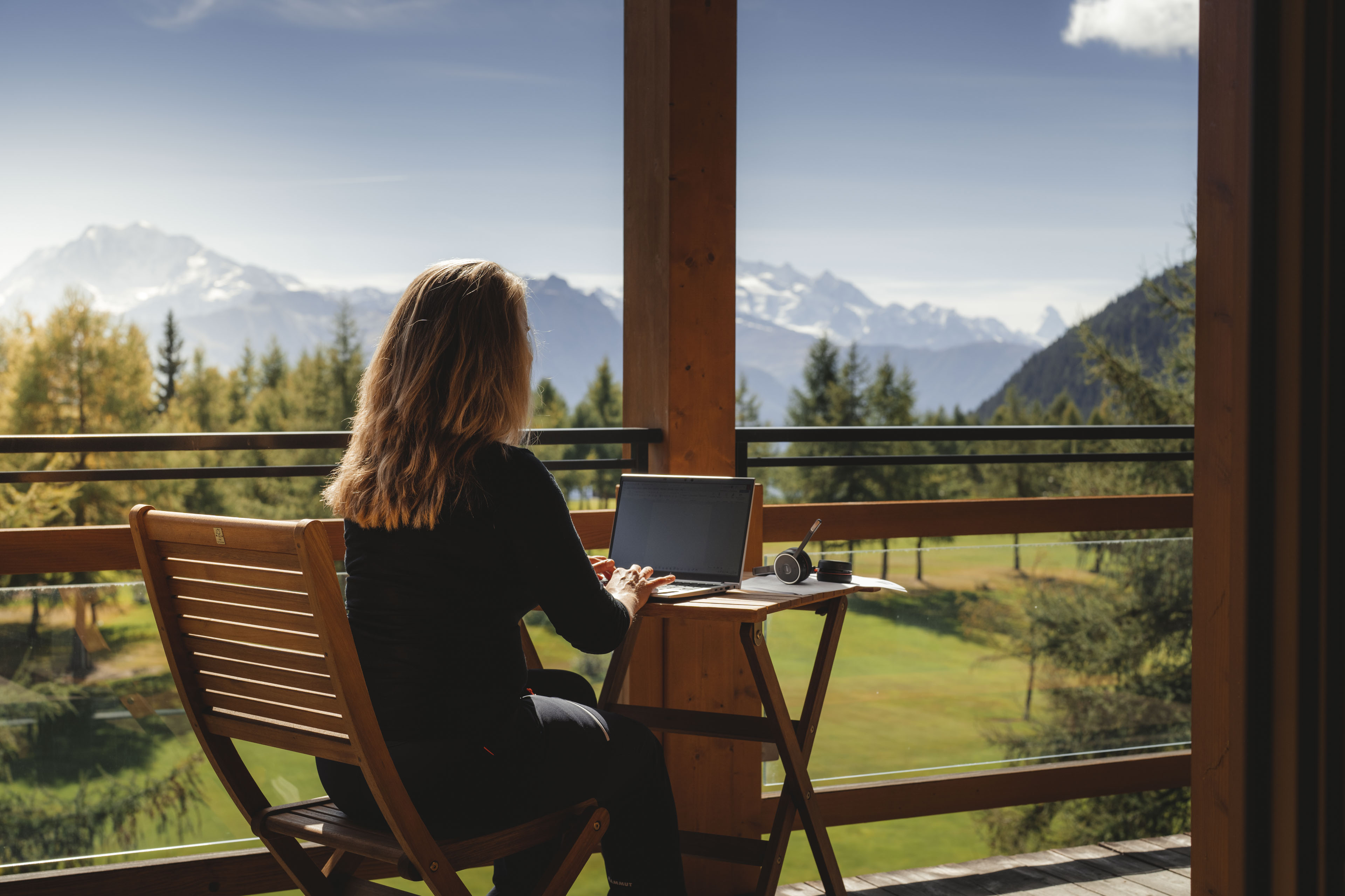Digital Nomad in den Bergen