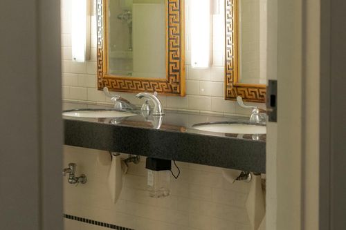 Indoor Nice Bathroom Photo