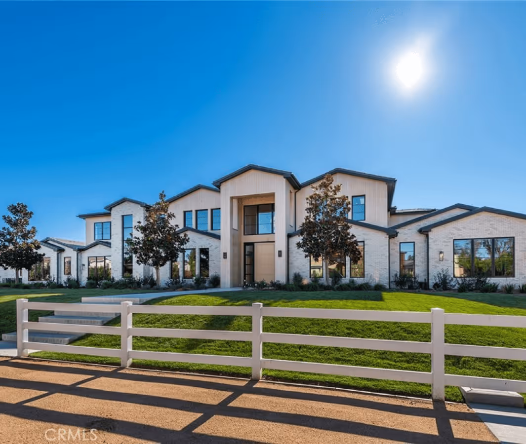 Contemporary Estate