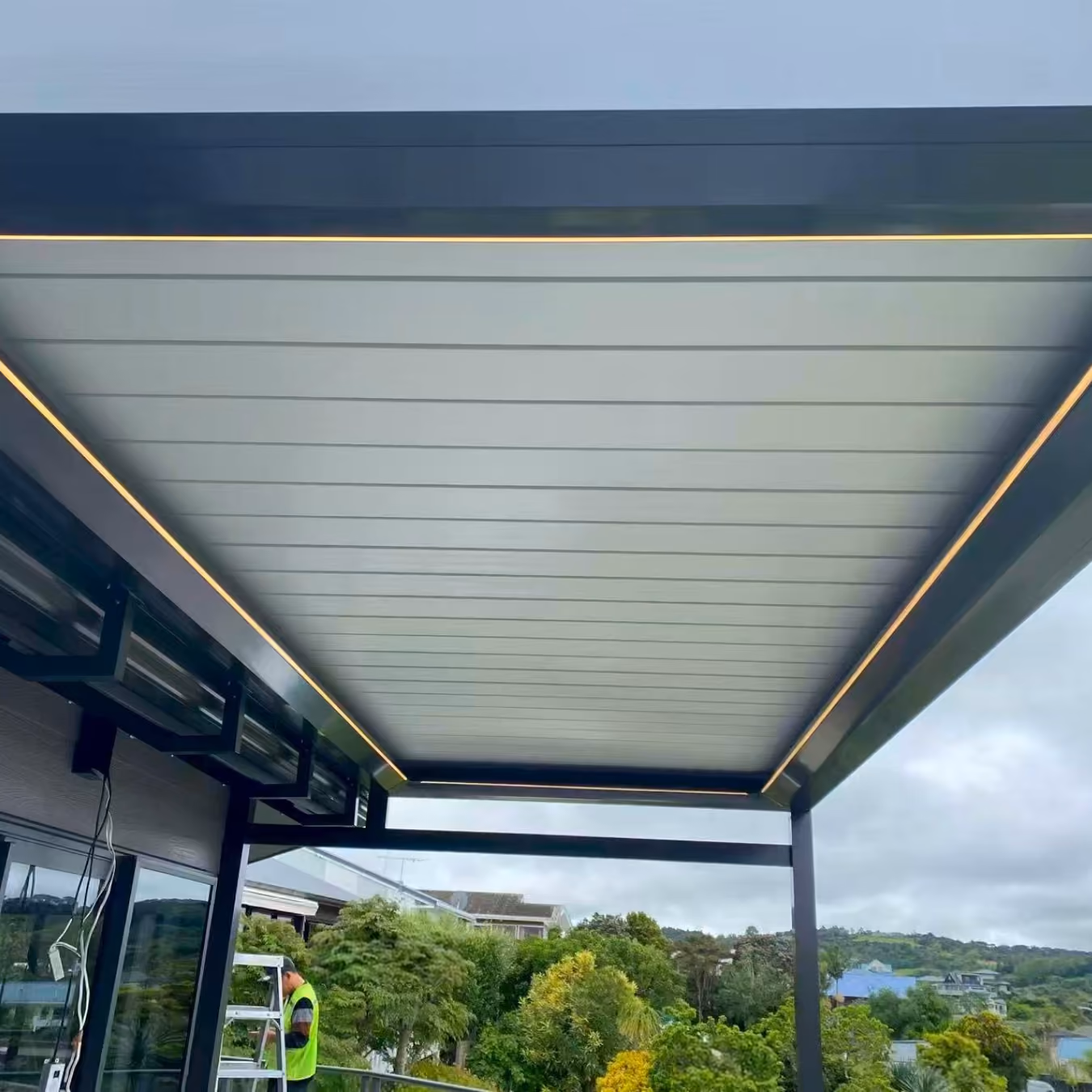 Shadeland Louvre roof – Louvre Roofs page image