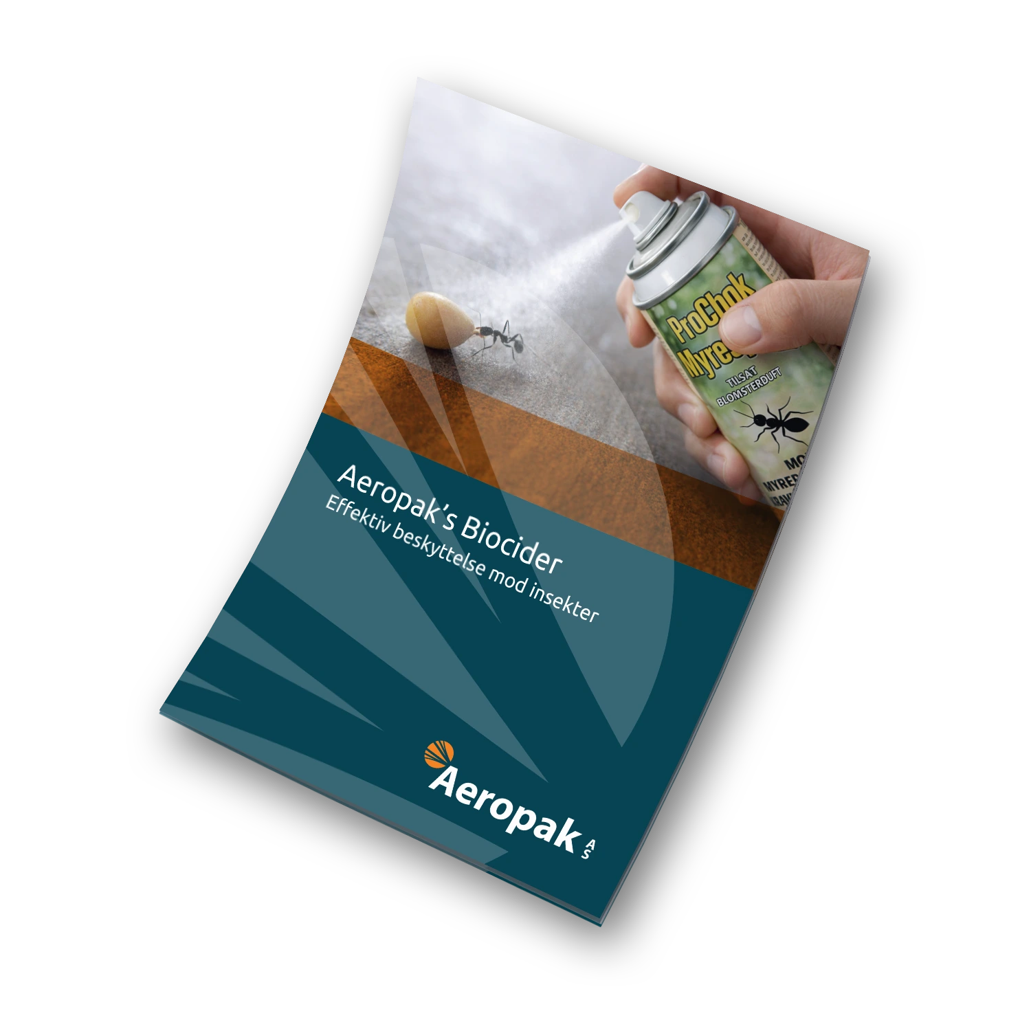 Hånd sprøjter insektmiddel fra en spraydåse mod en myre på en overflade.