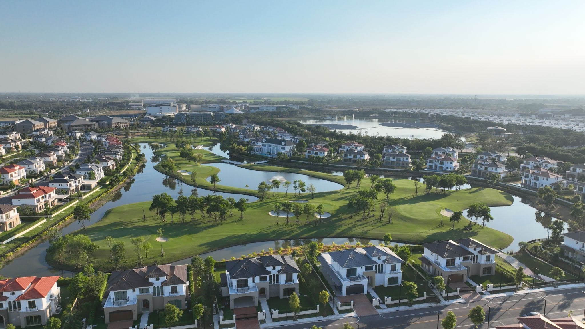 Luxury Property near Golf Course Club Living Near Bangkok