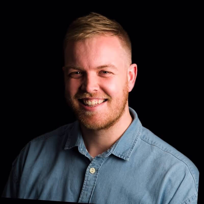 headshot of Matt