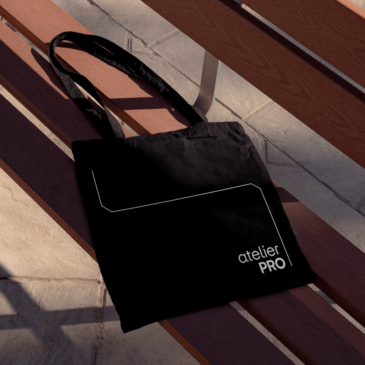 Een tote bag van atelier PRO ontworpen door Studio Piraat.