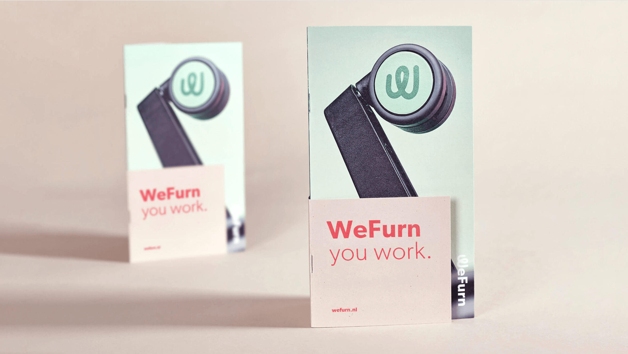 Een brochure van WeFurn ontworpen door Studio Piraat.