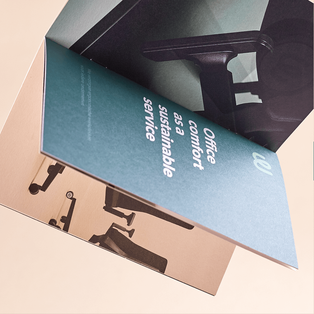 Een brochure van WeFurn ontworpen door Studio Piraat.