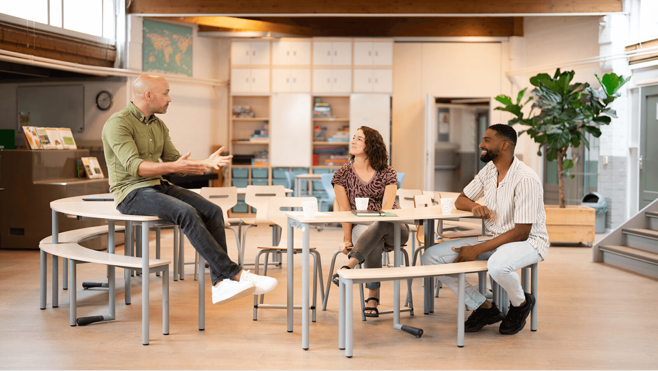 Een foto van medewerkers van Helder Onderwijsadvies.