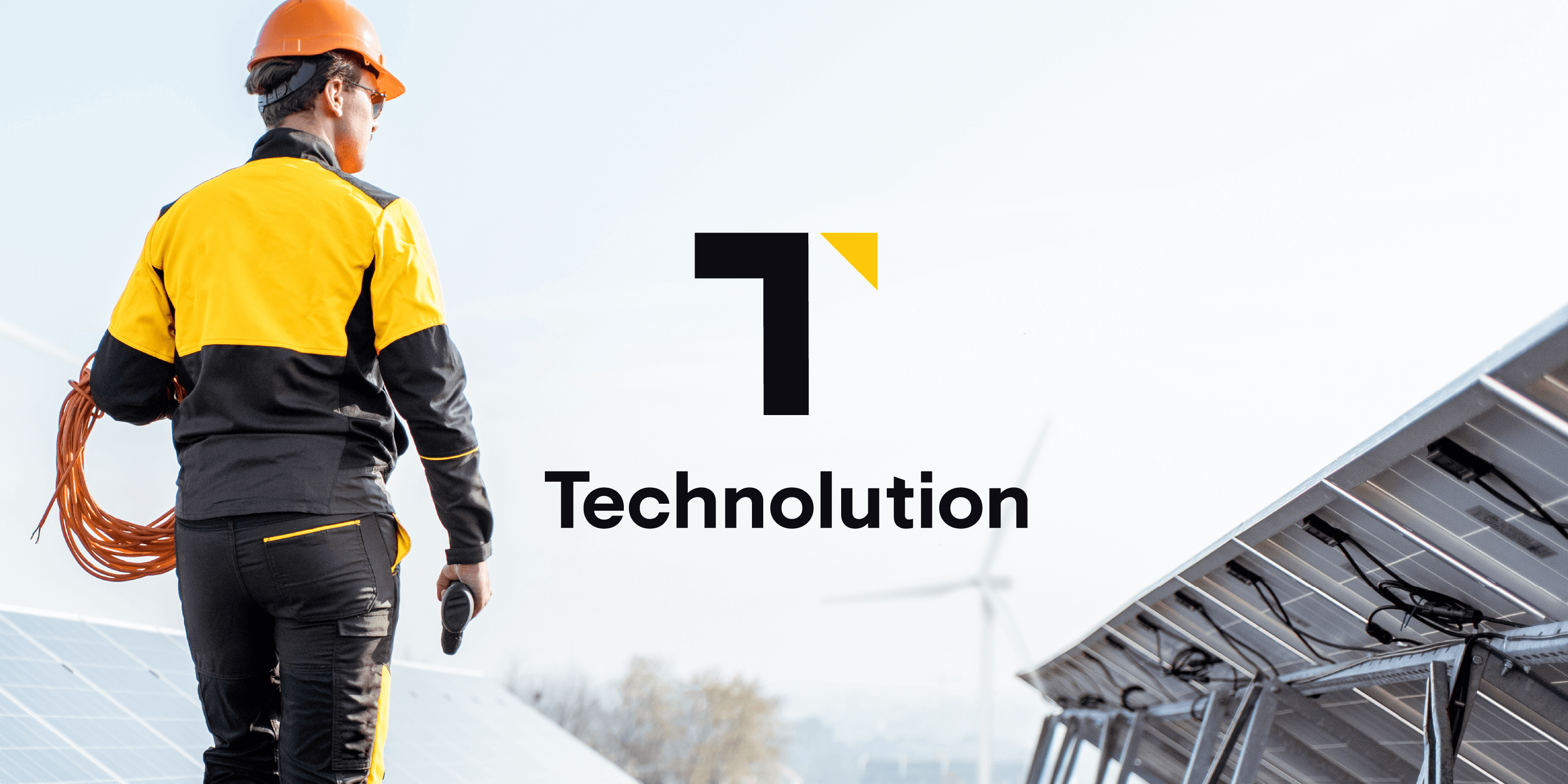 Een foto van een man aan het werk met hier overheen geplaatst het logo van Technolution ontworpen door Studio Piraat.