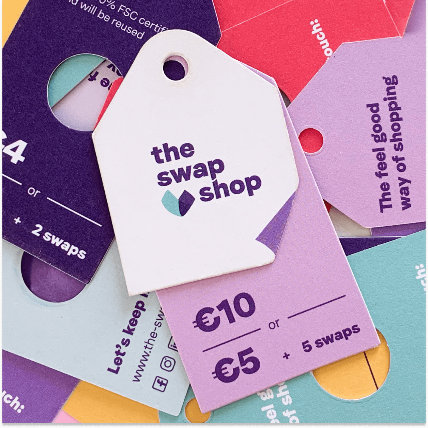 Verschillende prijskaartjes van The Swapshop ontworpen door Studio Piraat.