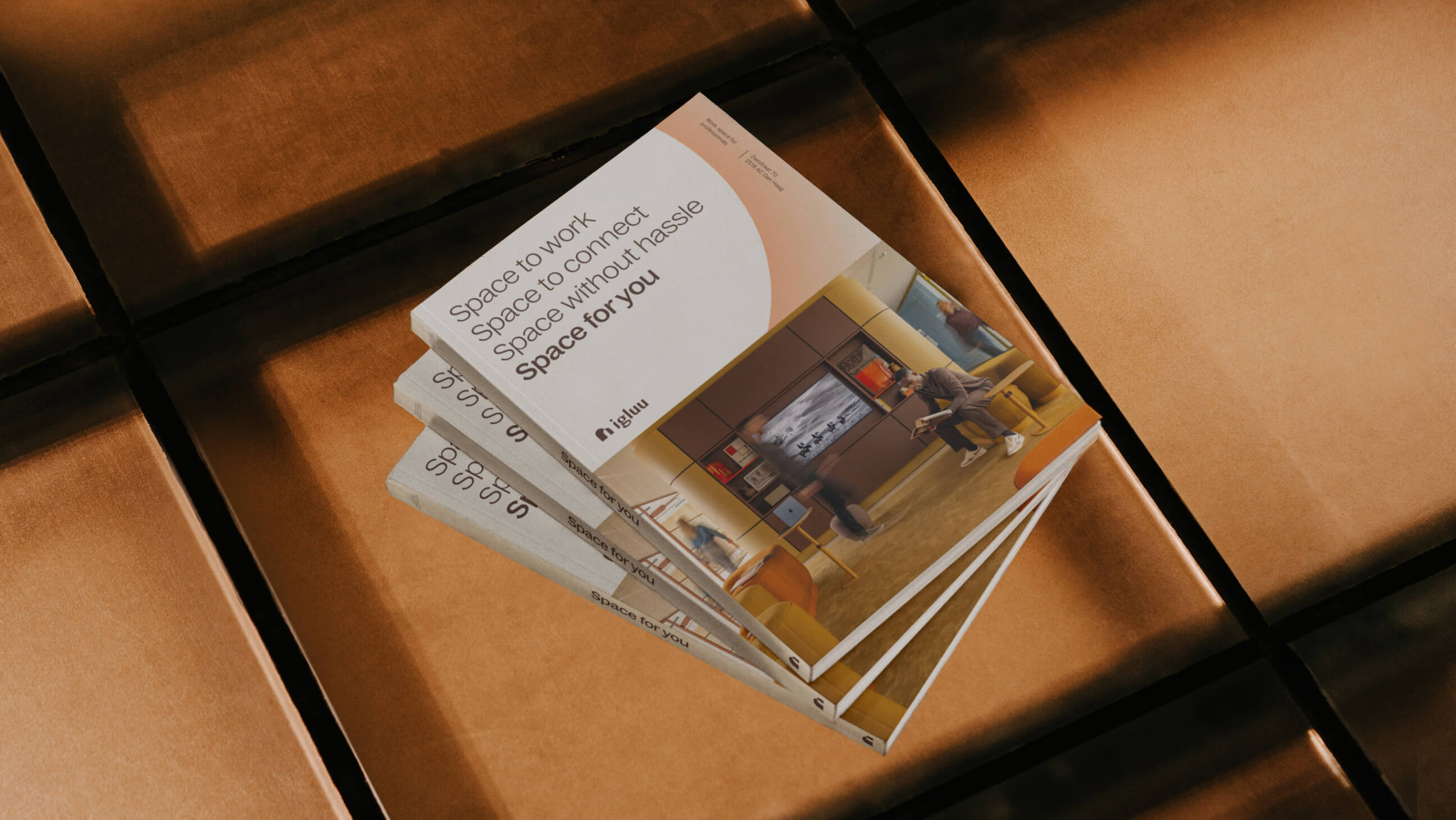 De kaft van een boek van Igluu ontworpen door Studio Piraat.