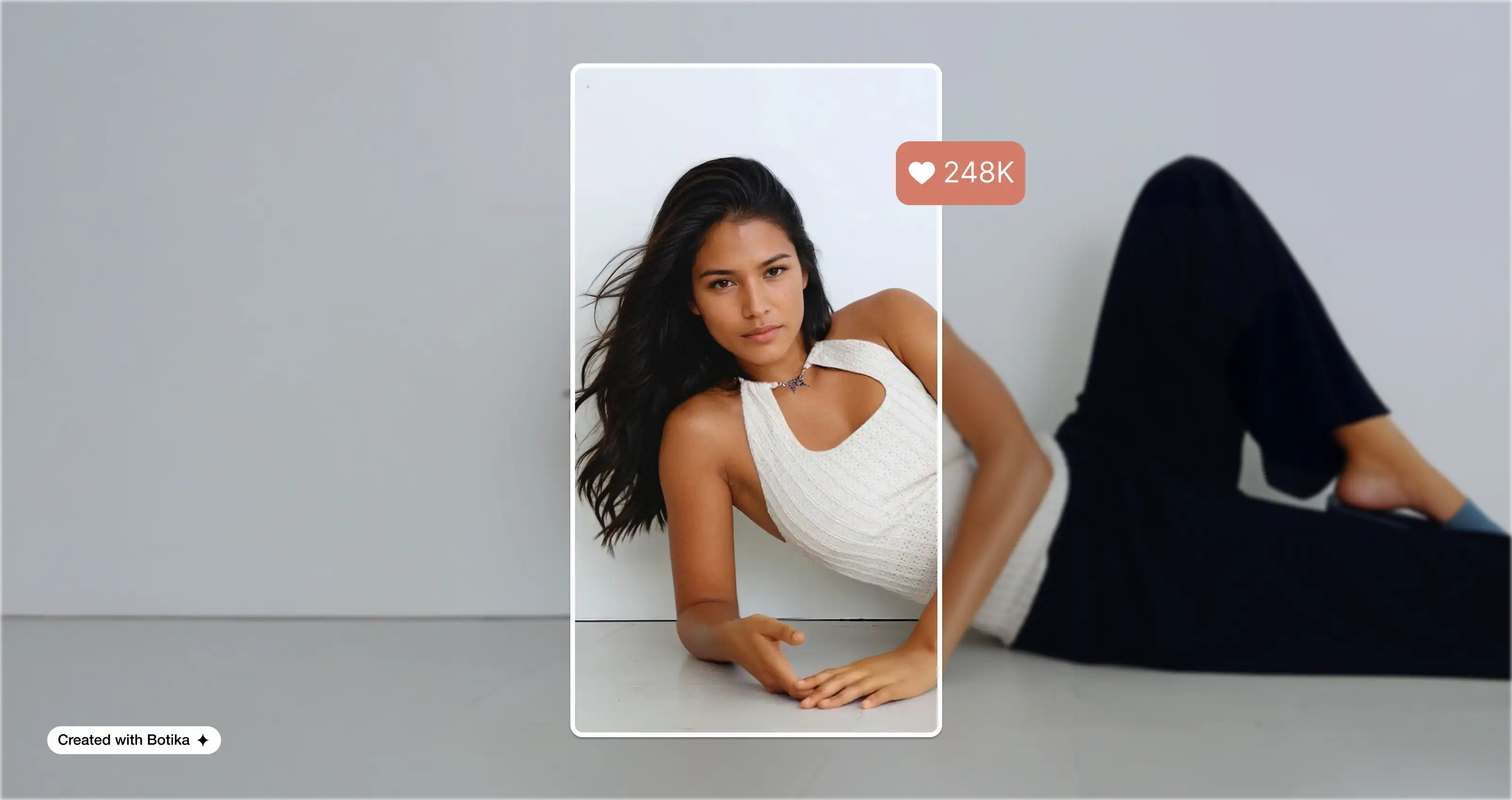 The Vertical photos trend: What fashion brands should know