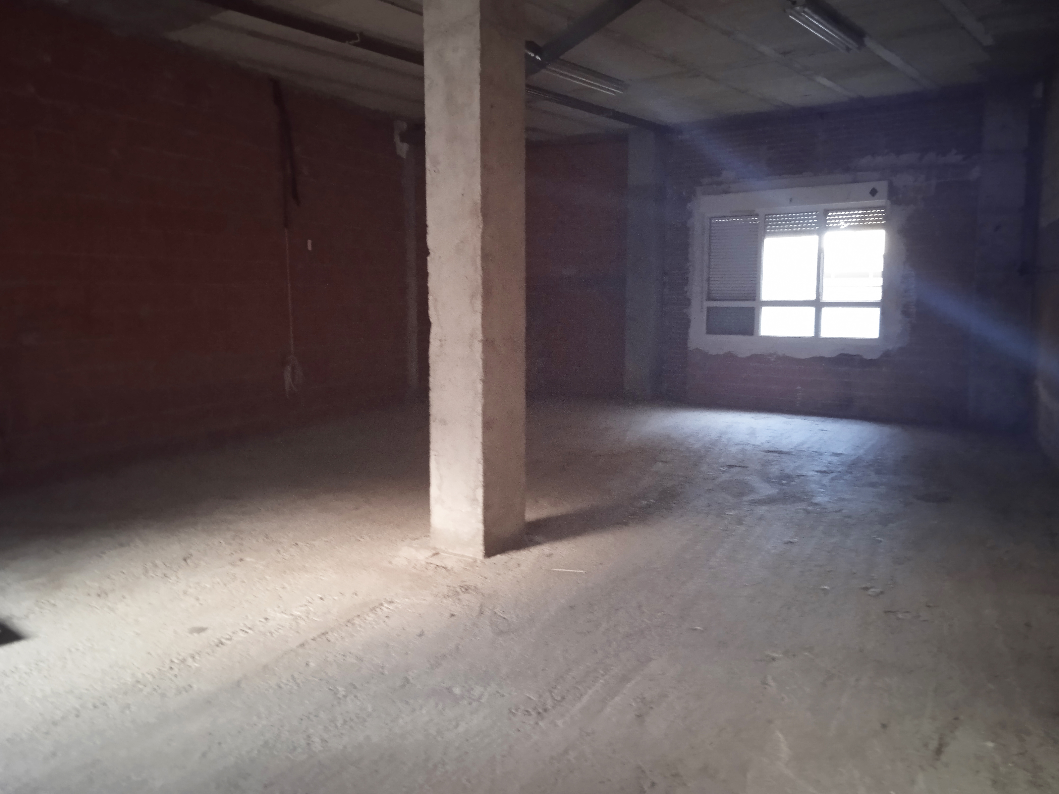 Venta de local en Alberite