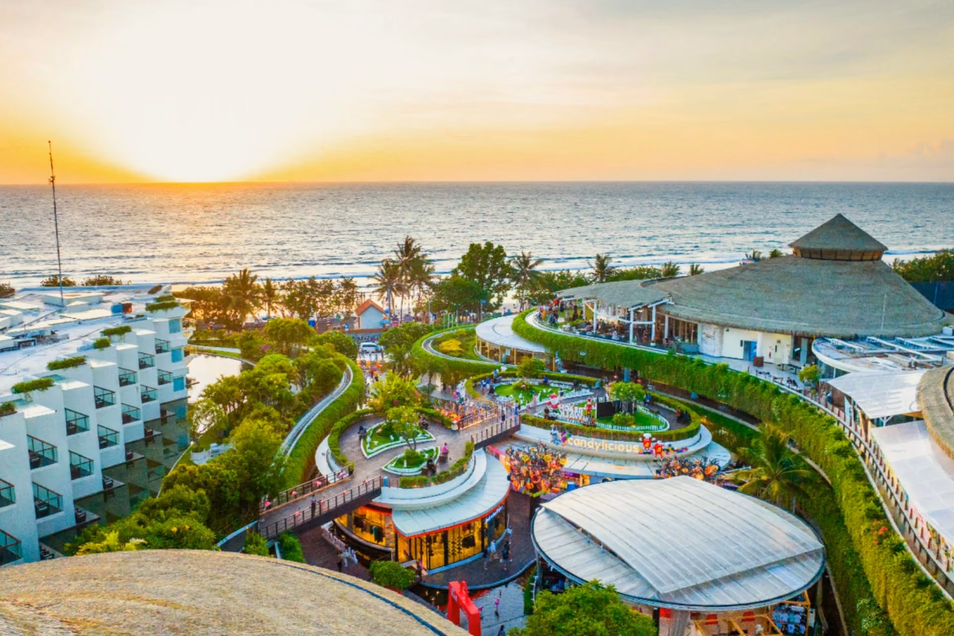 The sea overlooking the Kuta Beachwalk
