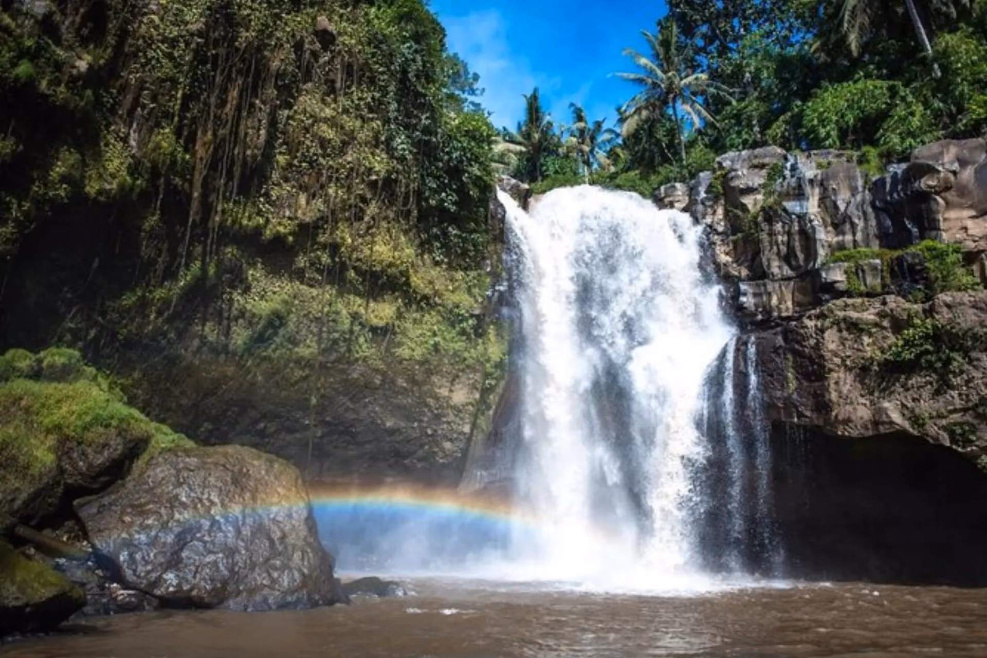 Scenic view of Tegenungan Waterfall.