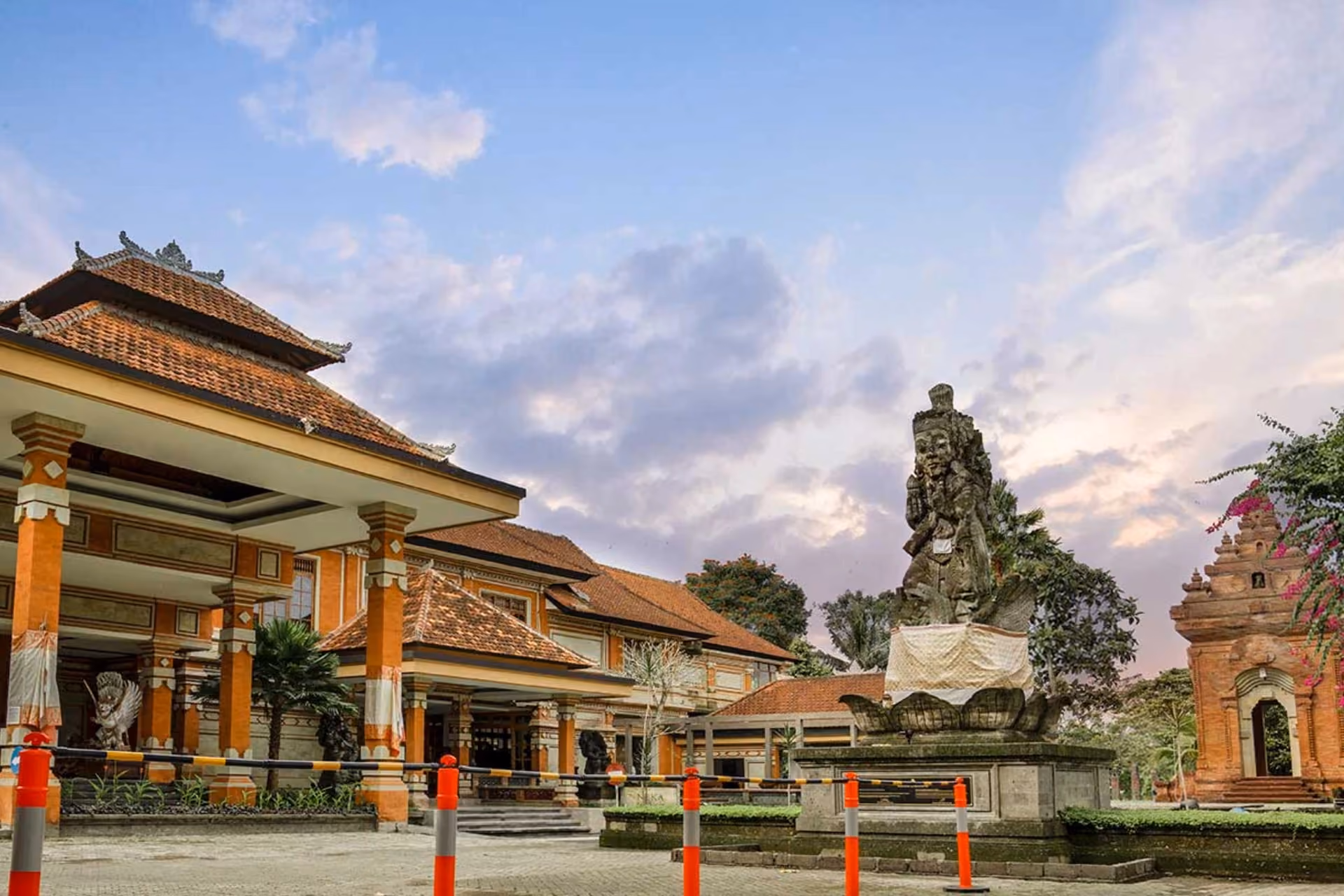 Courtyard of Neka Art Museum in Ubud.